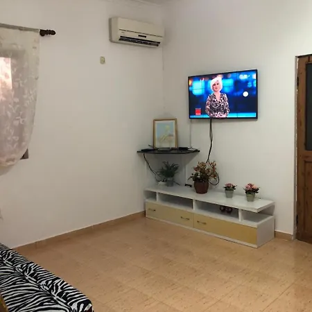 In Velipoje, Albania Appartamento